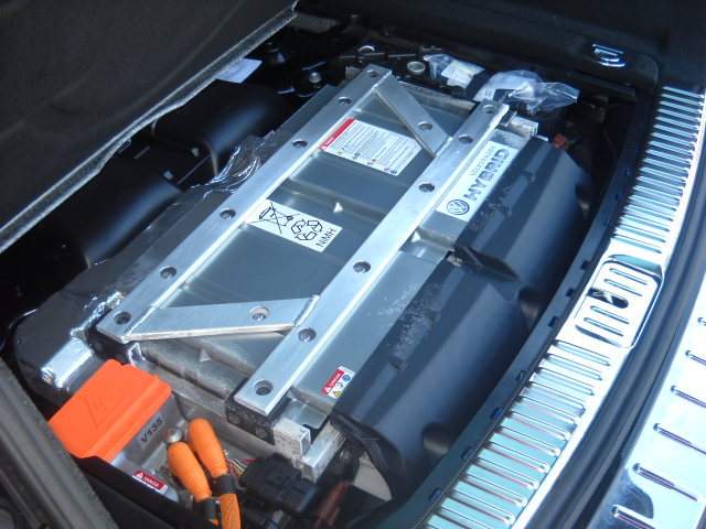 Volkswagen clearance touareg battery