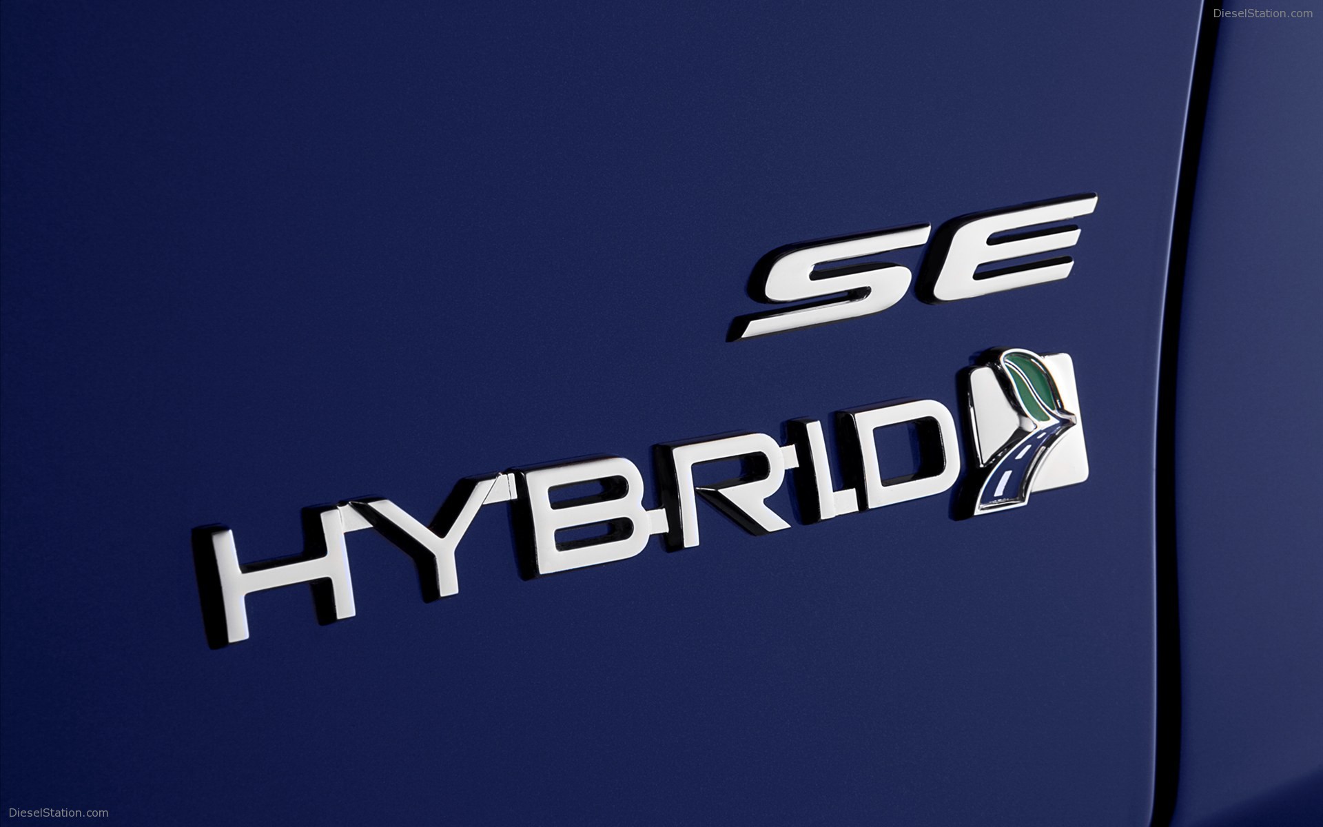 Ford-Fusion-Hybrid-2013 Badge