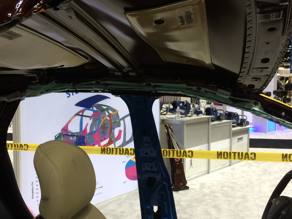 2015-Ford-Edge-Body-Structure-Extrication-Airbag