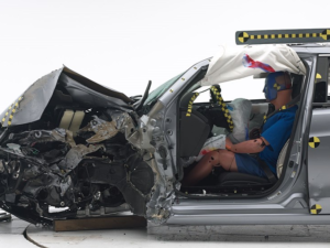 2015-Small-Overlap-Front-IIHS-Extrication-Door