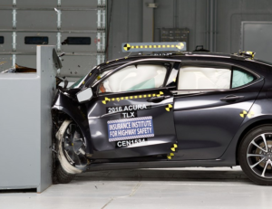 Small-Overlap-Front-IIHS-Extrication